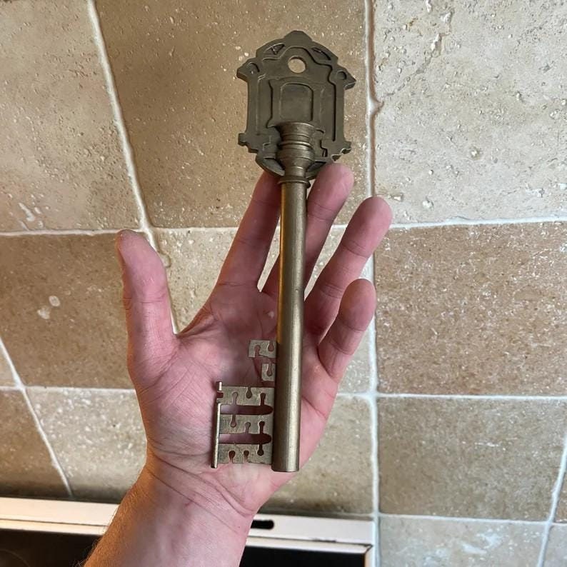 Resident evil 4 remake luis’s key