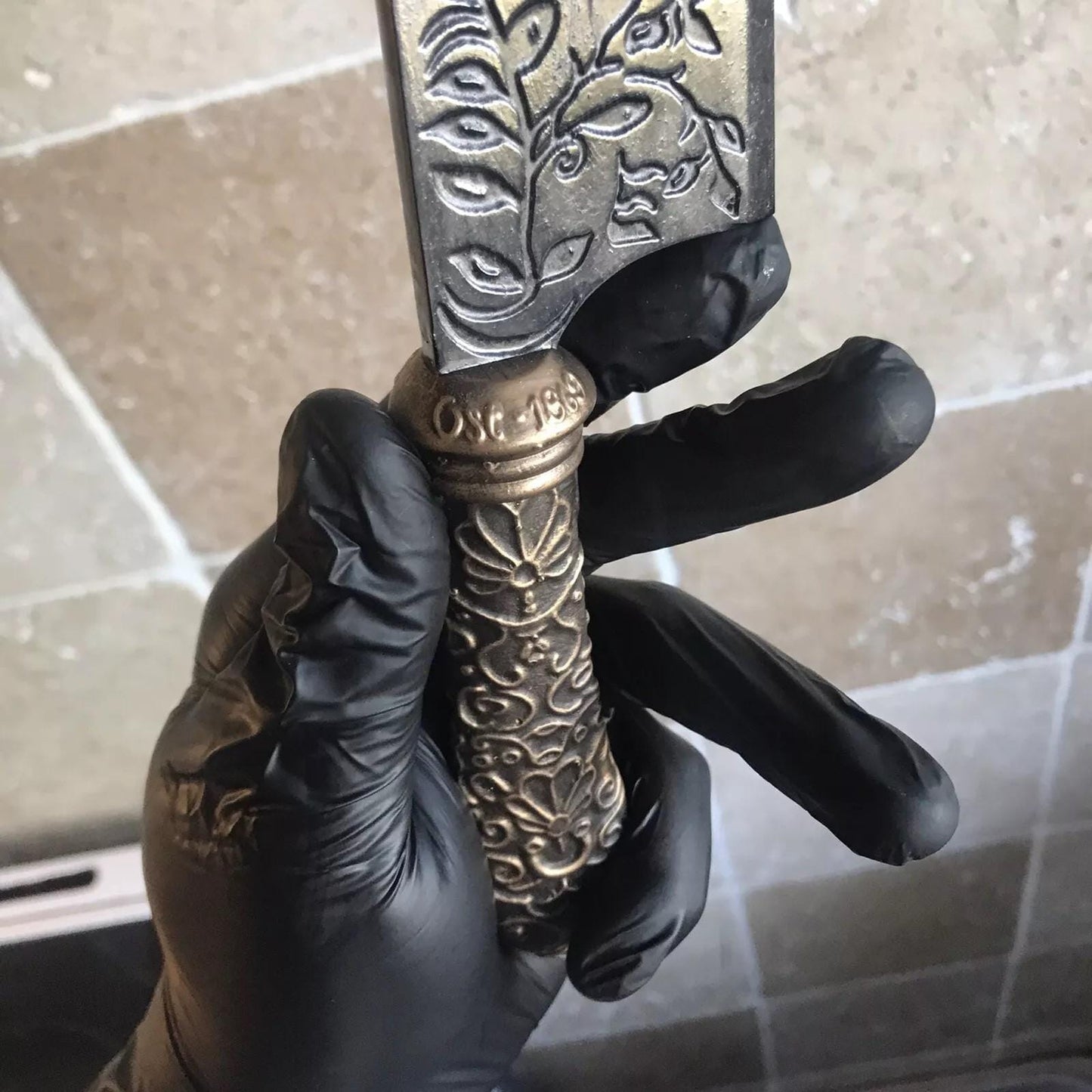 VORPAL BLADE Alice Madness Returns Vorpal Blade With Stand - - Quality Resin! High Quality Prop! Alice Cosplay!