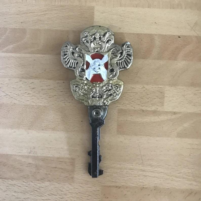 Resident Evil 1 - Emblem Key from Resident Evil 1! Perfect Resident Evil Cosplay Props. Perfect Gamer Gift!