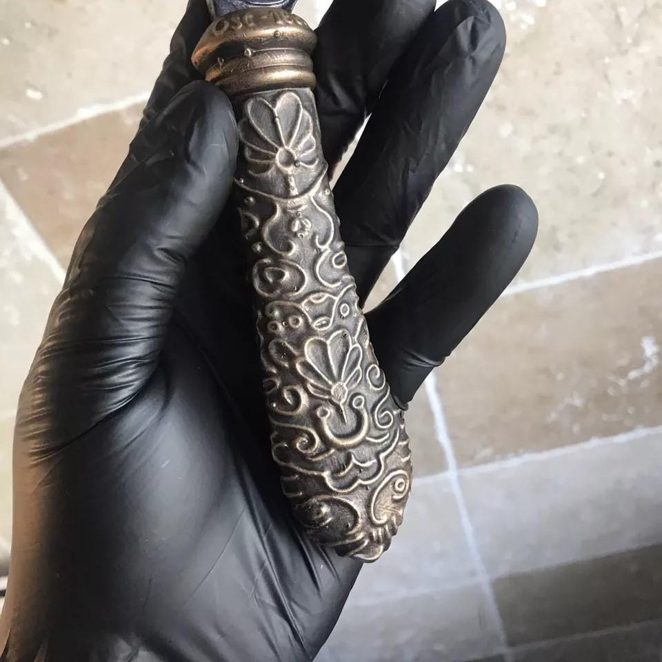 VORPAL BLADE Alice Madness Returns Vorpal Blade With Stand - - Quality Resin! High Quality Prop! Alice Cosplay!